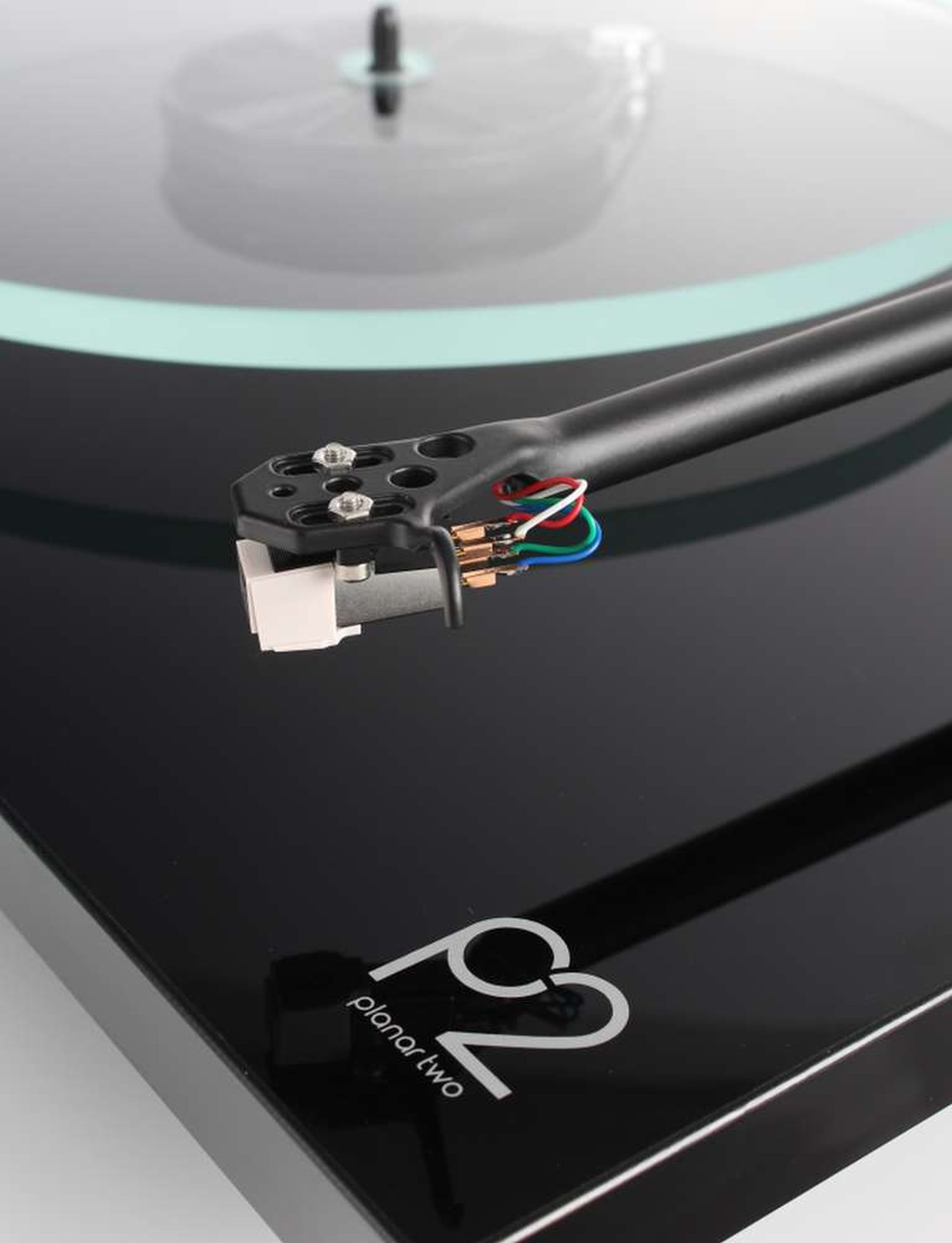 Rega Planar 2 Plattenspieler Schwarz inkl. Carbon MM-Tonabnehmer RB220