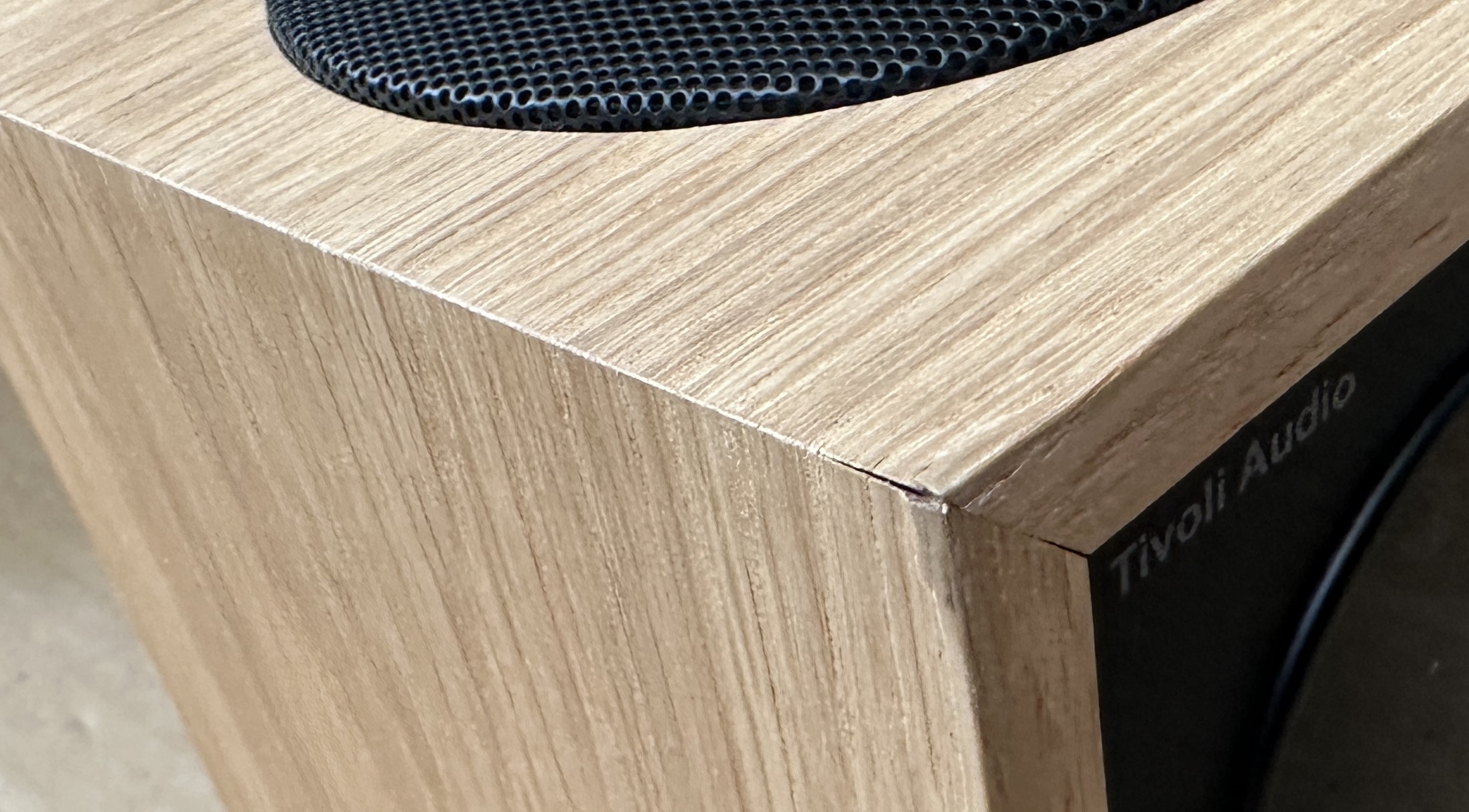 Ausstellungsstück Tivoli Audio Model ONE+ FM/DAB+ Radio Bluetooth Eiche/schwarz