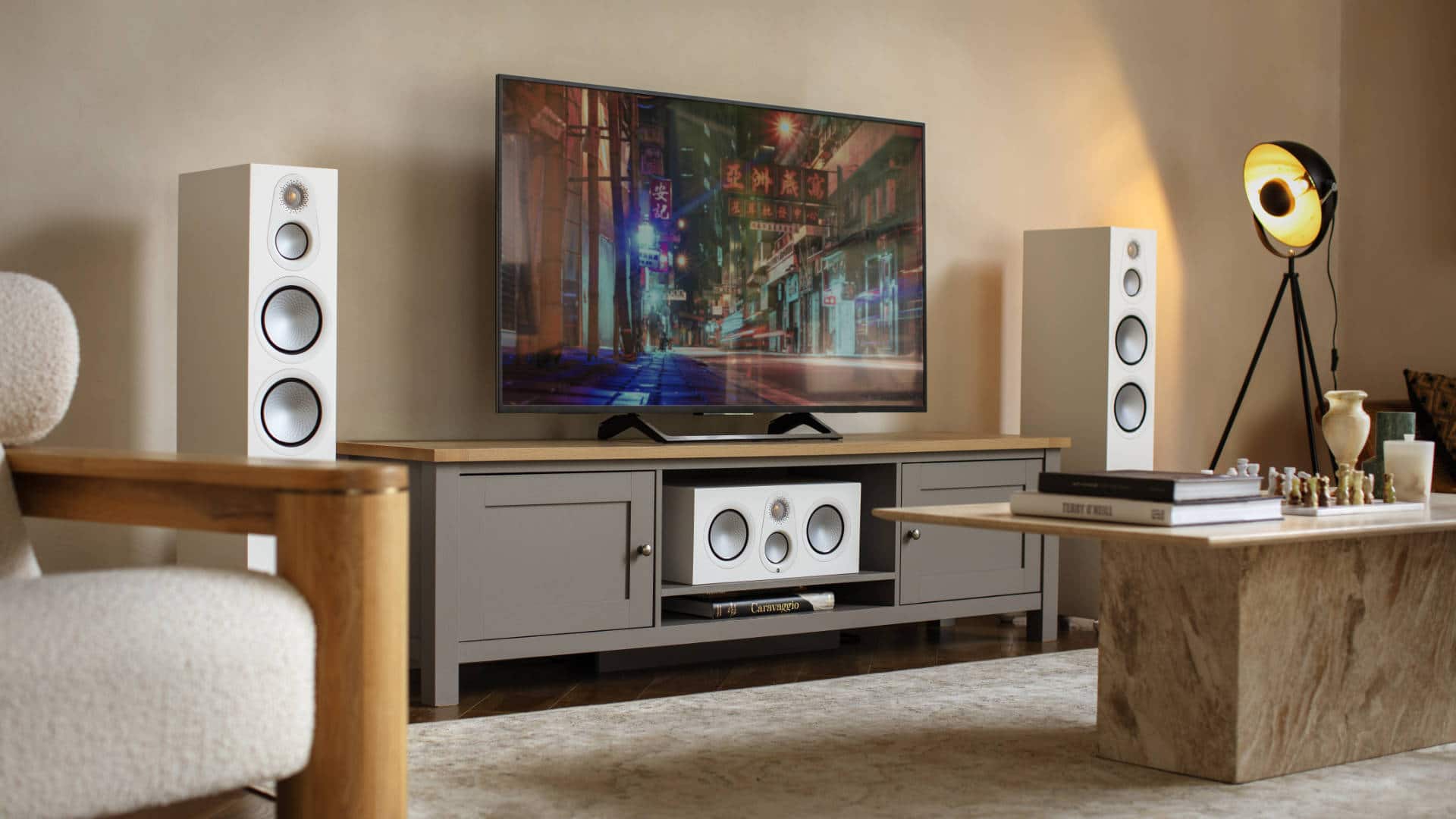 Monitor Audio 2x Standlautsprecher + Roksan Verstärker Weiß Seidenmatt/Silber